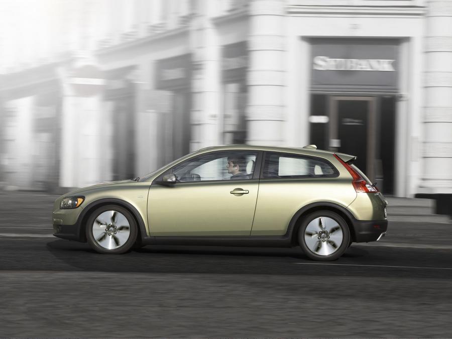  Volvo C30 DRIVe Efficiency 2008 года  (фото 18 из 34)